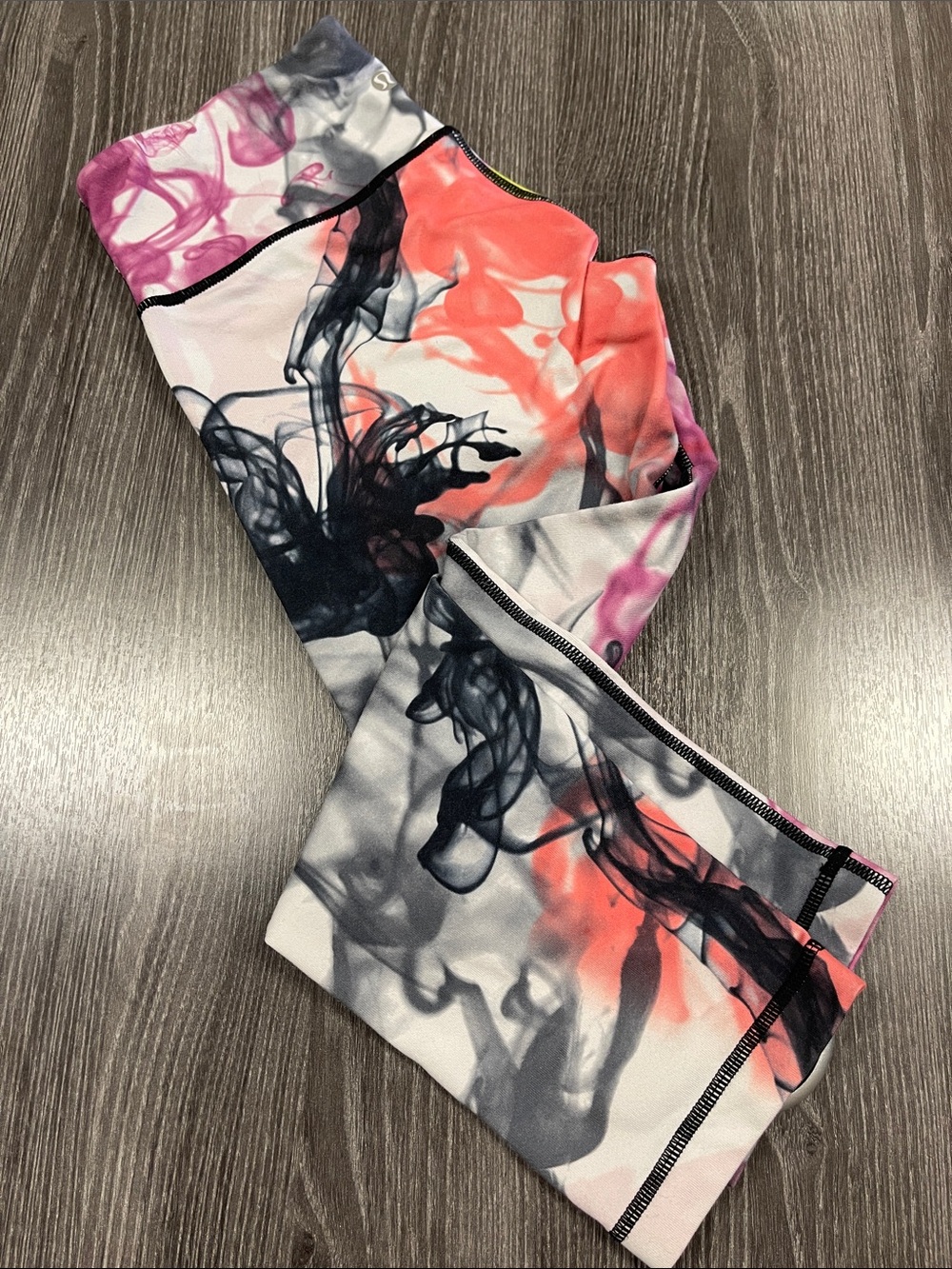 Rare Lululemon unicorn tears Wunder under crop 4